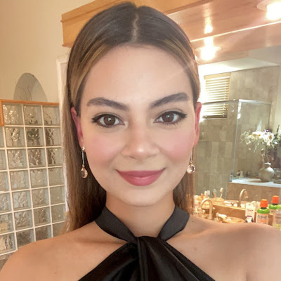 Meet your Posher, Isabella - Picture 1 of 1